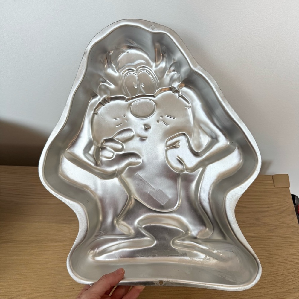 Vintage WILTON Looney Tunes Taz Cake Pan